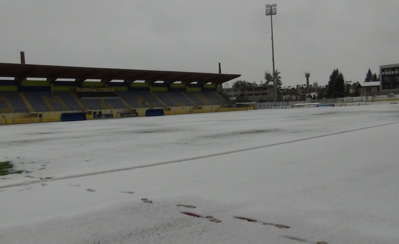 Zahodna tribuna