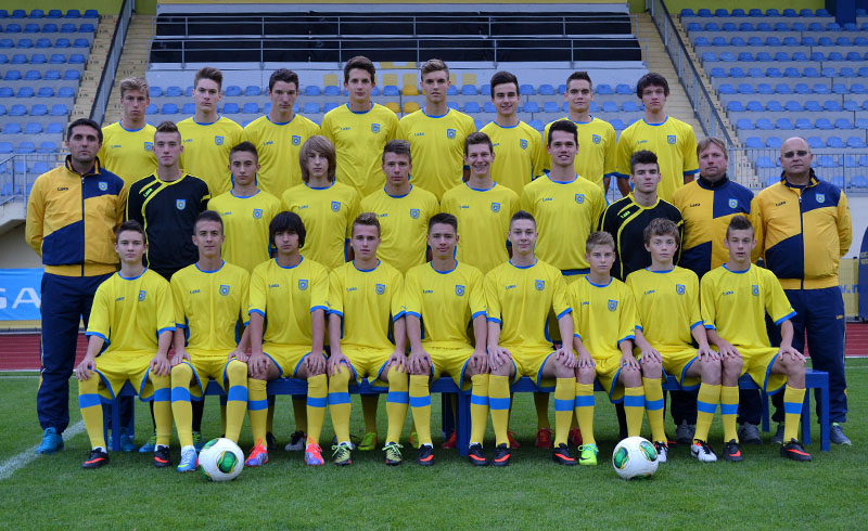 U17
