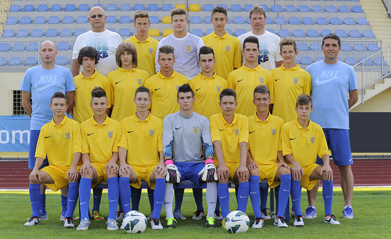 U15