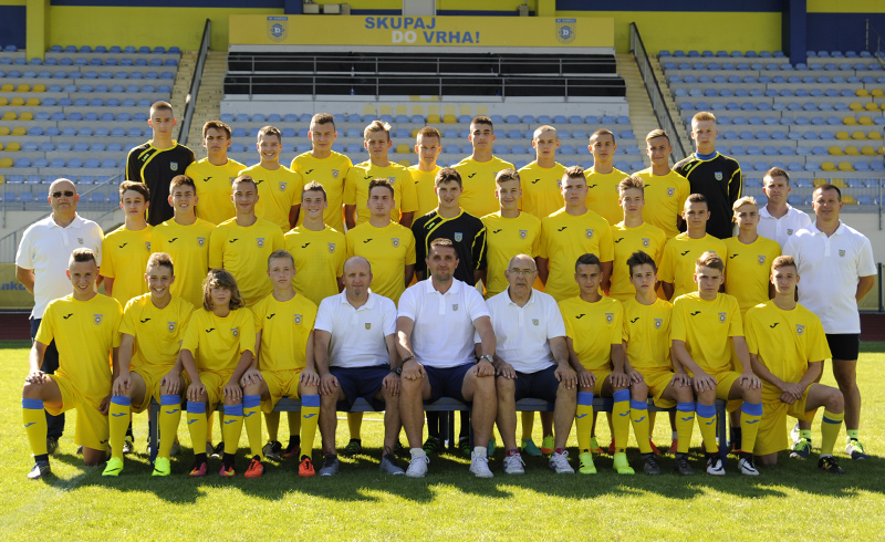 U17
