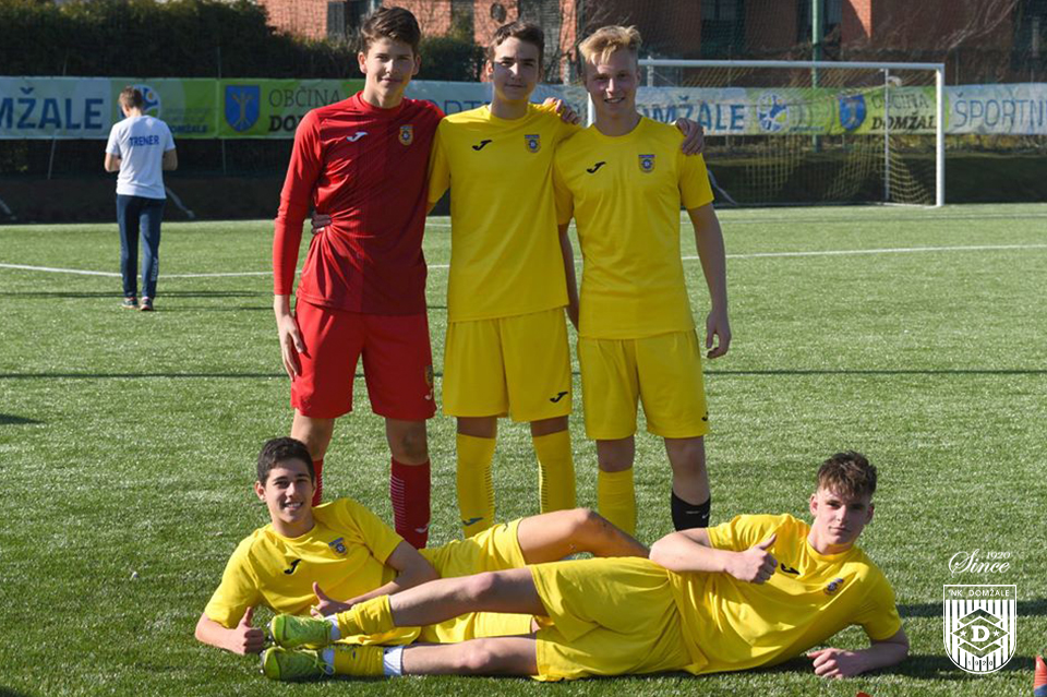 u17inu19