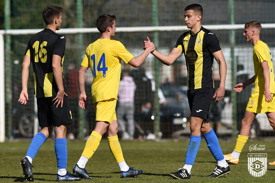 porocilomncu19